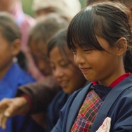 『お坊さまと鉄砲』(c) 2023 Dangphu Dingphu: A 3 Pigs Production & Journey to the East Films Ltd. All rights reserved