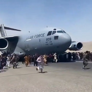 苦悩のリスト 4枚目の写真・画像