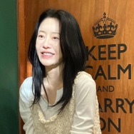 『善徳女王』“53歳” コ・ヒョンジョンの赤ちゃん肌に驚愕。明るい笑顔が「眩しすぎる」【PHOTO】