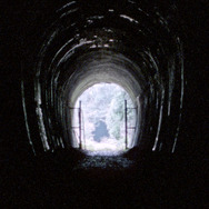 Underground アンダーグラウンド 8枚目の写真・画像