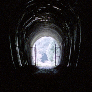 Underground アンダーグラウンド 8枚目の写真・画像