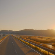 風に立つ愛子さん 13枚目の写真・画像