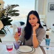 “チャン・ドンゴンの奥様”コ・ソヨン、リアリティ番組は不発に終わるも…豪華なパーティーでにっこり【PHOTO】