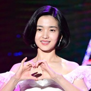 『ジョンニョン』女優キム・テリ、大賞を受賞！「忙しくて疲れた日常の幸せになれたら嬉しい」と感謝