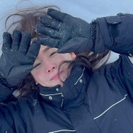 チェ・ジウ、そっくりな娘と雪の上で大はしゃぎ！幸せそうな瞬間に「2人とも可愛い」の声【PHOTO】