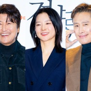 映画『JSA』主演キャストが25年ぶりに集合！“大物俳優だらけ”の貴重な瞬間【独占写真】