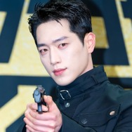 “華麗なる復帰” ソ・ガンジュン、軍隊でも上半身裸シーンに備えていた!?「それしかやることが…」