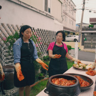 「アントニが世界を巡る！セレブの食卓」3話　(c)National Geographic