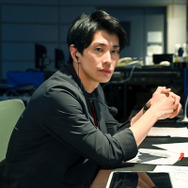 日曜劇場「キャスター」玉置玲央 　(C)TBS