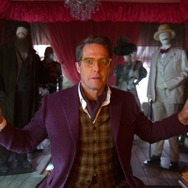 『パディントン2』フェニックス・ブキャナン（ヒュー・グラント）©2017 STUDIOCANAL S.A.S All Rights Reserved.