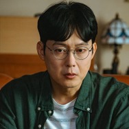 『ハイパーナイフ』俳優パク・ビョンウン、その無害な魅力に癒される…！“唯一の癒し”