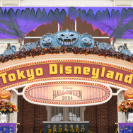 今年の“Dハロ”は全身仮装の対象外期間あり！「ディズニー・ハロウィーン」開催中の約2週間（写真は昨年の様子