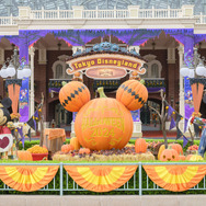 今年の“Dハロ”は全身仮装の対象外期間あり！「ディズニー・ハロウィーン」開催中の約2週間（写真は昨年の様子