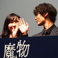 「魔物」記者会見