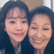 女優ハン・ジミン、共演者たちと和やかな雰囲気で「天上界の美貌」を披露！【PHOTO】