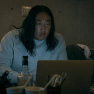 『撮影/鏑木真一』（KABURAGI）