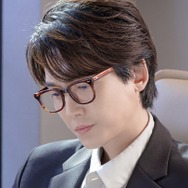 特別出演で話題のチョン・ギョンホ、現実では12年交際中の“彼女一筋”なロマンチスト！