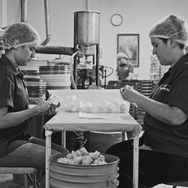 『フォーチュンクッキー』© 2023 Fremont The Movie LLC