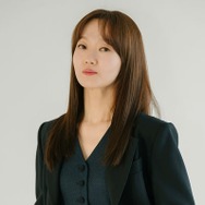 イ・ボンリョンがNetflix『いつかは賢いレジデント生活』で人生キャラ更新中