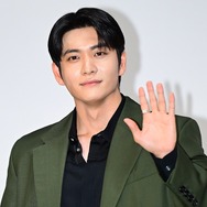 『ジャガイモ研究所』でカン・テオが演じるリストラ男は「天下の嫌われ者」なのか