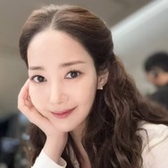 『私の夫と結婚して』本家女優パク・ミニョン、次回作が楽しみな“AIレベル”のまばゆい美貌【PHOTO】