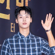 カメラが回れば別人に、新ドラマ『労務士のノ・ムジン』チャ・ハギョンのスチールカット公開