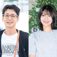 俳優チョン・ギョンホ、薬指に彼女とのペアリング？「私物」の一言で“結婚間近説”浮上