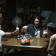 『夏の砂の上』© 2025映画『夏の砂の上』製作委員会