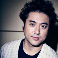 ムロツヨシ／photo：EMI