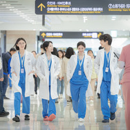 Netflixシリーズ「いつかは賢いレジデント生活」配信中