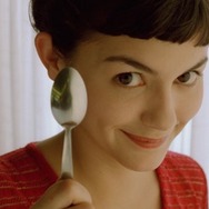 『アメリ』©2001 UGC IMAGES-TAPIOCA FILM-FRANCE 3 CINEMA-MMC INDEPENDENT-Tous droits reserves