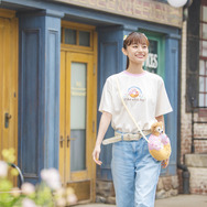 T シャツ(M/L) 各3,700 円ショルダーバッグ 3,900 円ヘアクリップ 各1,300 円※全7種類を揃えることができる セットも販売します。