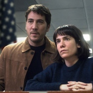 『入国審査』© 2022 ZABRISKIE FILMS SL, BASQUE FILM SERVICES SL, SYGNATIA SL, UPON ENTRY AIE