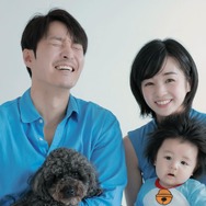 俳優シム・ヒョンタクの“18歳年下”日本人妻・サヤさん、愛息の生後100日記念家族写真を公開！【PHOTO】