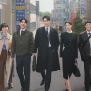 法律街のアベンジャーズ誕生、『瑞草洞』が描くイ・ジョンソクら5人のリアルな職場ライフに密着
