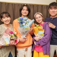『映画 おっさんのパンツがなんだっていいじゃないか！』オフショット　© 練馬ジム | LINE マンガ・2025 映画「おっパン」製作委員会