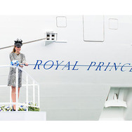 出産間近のキャサリン妃が新造船ロイヤル・プリンセスの命名式に登場！ UKシンガーらも歌を披露