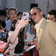 『F1／エフワン』ブラッド・ピット来日舞台挨拶　(C) 2025 WARNER BROS. ENT. ALL RIGHTS RESERVED.
