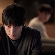 『プロット 殺人設計者』© 2024 NEXT ENTERTAINMENT WORLD & ZIP CINEMA. All Rights Reserved.