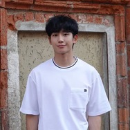 女性ファンの心を鷲掴み！チョン・ヘイン、イタリアで見せた爽やかビジュアルに絶賛の声【PHOTO】