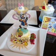 6月30日（月）まで　ディズニー・パルパルーザ“ドナルドのクワッキー・ダック！ダック！ダックシティ！”ケーキセット¥2,800
