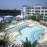 ディズニーアンバサダーホテルの屋外プール