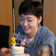 キム・ゴウン、34歳の誕生日もベリーショートでフレッシュ全開！女優としての飛躍にも注目【PHOTO】