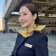 客室乗務員も天職!?パク・ミニョン、美しすぎる制服ショットにファン悶絶「本物みたい」【PHOTO】