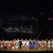 舞台「千と千尋の神隠し」　上海公演 7/16初日カーテンコール