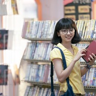 『ひとつの机、ふたつの制服』　Renaissance Films Limited （C）2024 All Rights Reserved.