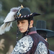 “暴君”役で開花する大人の色気…イ・チェミン、新ドラマ『暴君のシェフ』で新境地へ