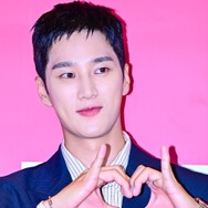 アン・ボヒョン、禁酒＆鶏むね肉8パックのストイック生活…冬は“セカンドハウス”でキャンプ三昧！