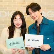 2PMジュノ主演ドラマ『台風商社』の台本読み合わせの様子。1997年の“熱いサバイバル”に注目！