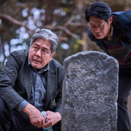 『破墓／パミョ』©2024 SHOWBOX AND PINETOWN PRODUCTION ALL RIGHTS RESERVED.